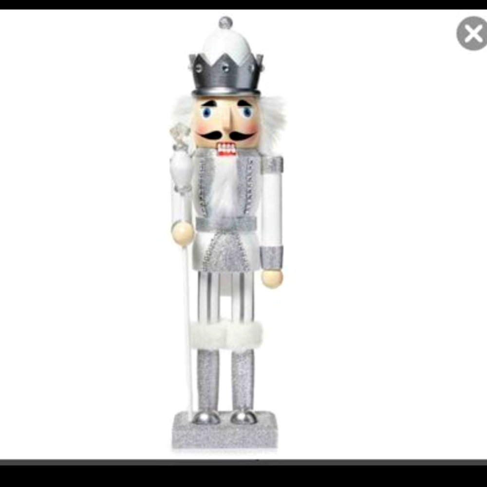 NWT - NUTCRACKERS - SET OF (2)